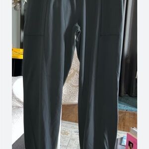 Athleta Women’s Salutation Jogger in Powervita